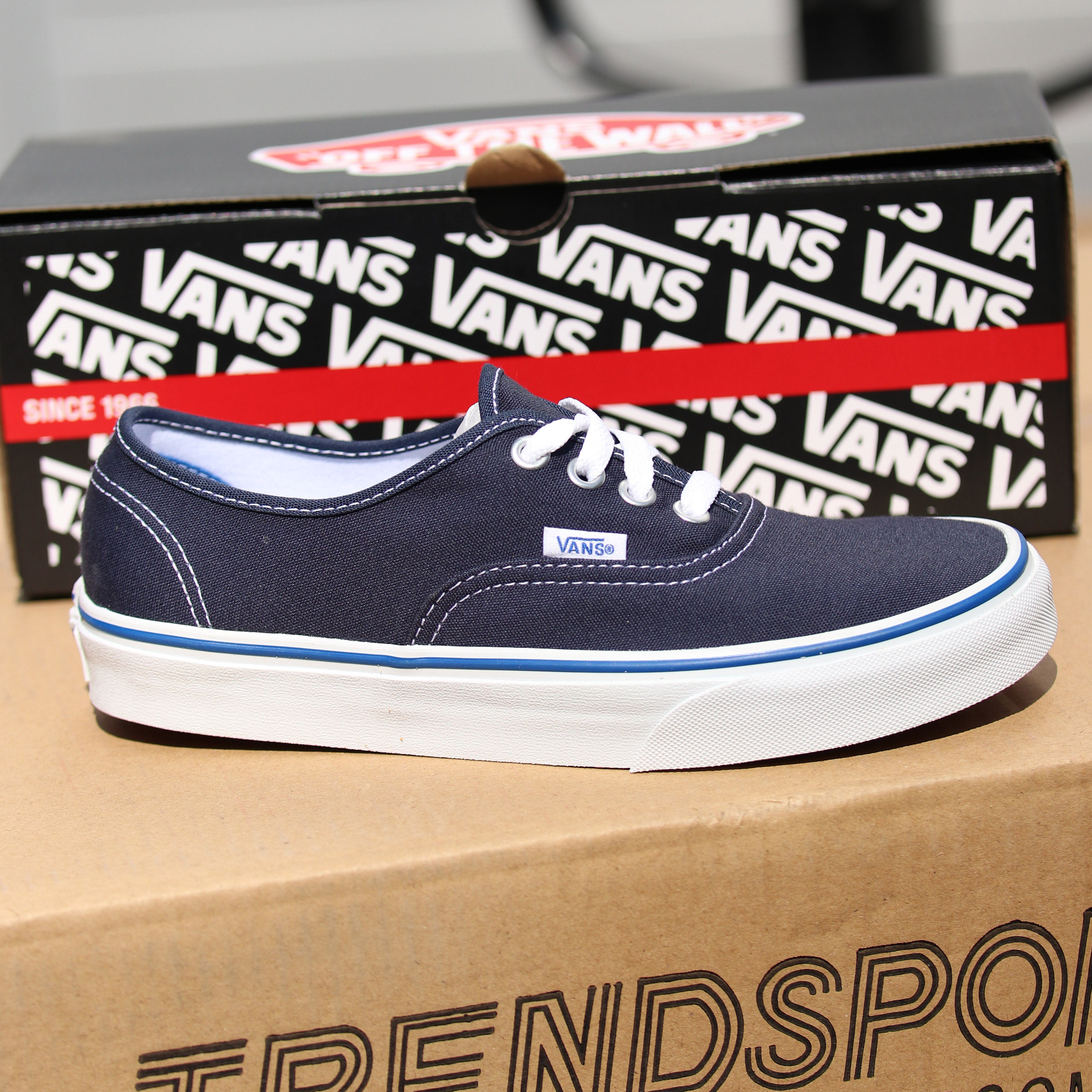 vans – authentic dress blues:nautical blue sneakers3