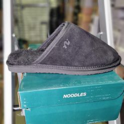 noodles hut wool slipper black