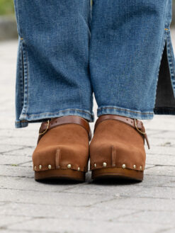 roberto rosso clogs suede brown