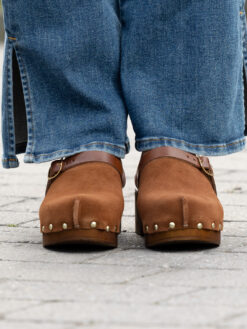 roberto rosso clogs suede brown