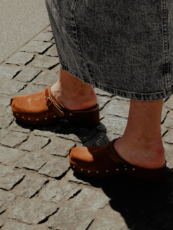 roberto rosso clogs suede leather brown