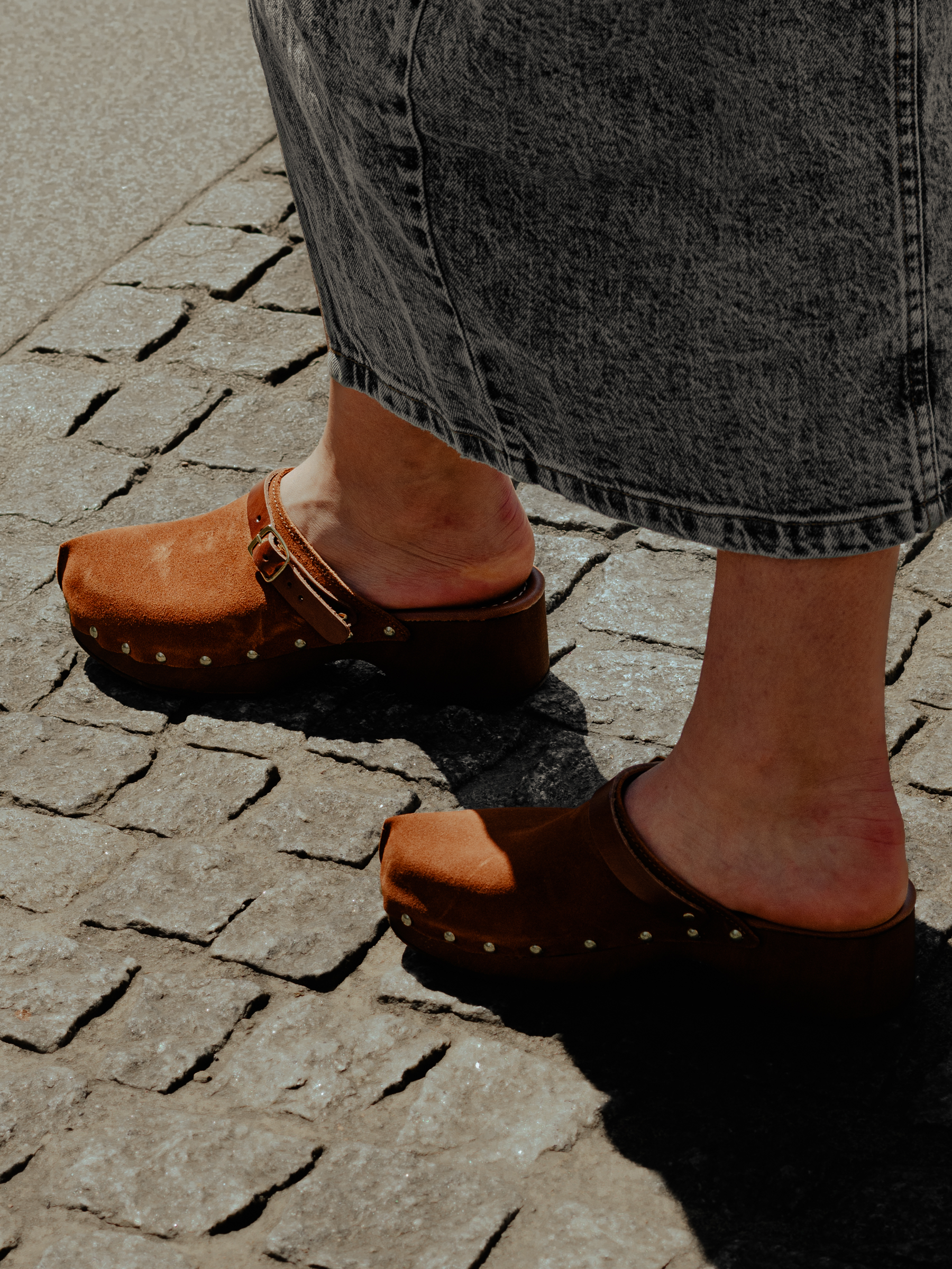 roberto rosso clogs suede leather brown
